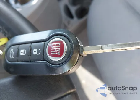 2013 Fiat 500 Pop z USA, uszkodzony, nr VIN 3C3CFFAR8DT738265